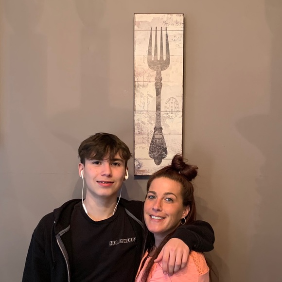 Meet your Posher, Julie - Picture 1 of 1